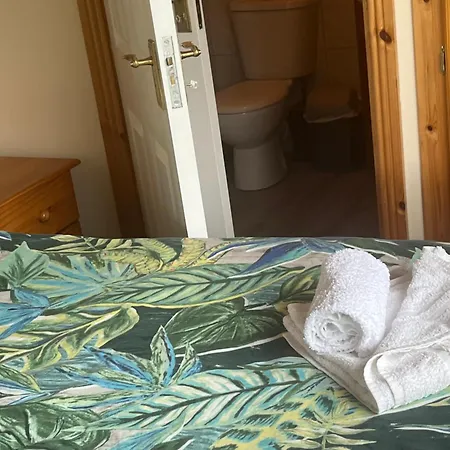 Daire Barkers Two Bedroom Apartmenr